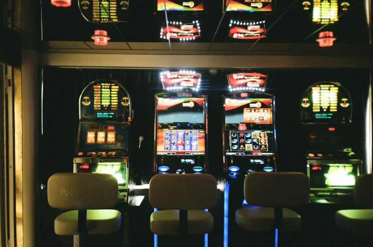 Explore the Endless Possibilities of Virtual Gambling With This Easy Guide